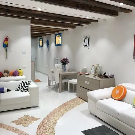 Apartment Imperial Canal View Venice