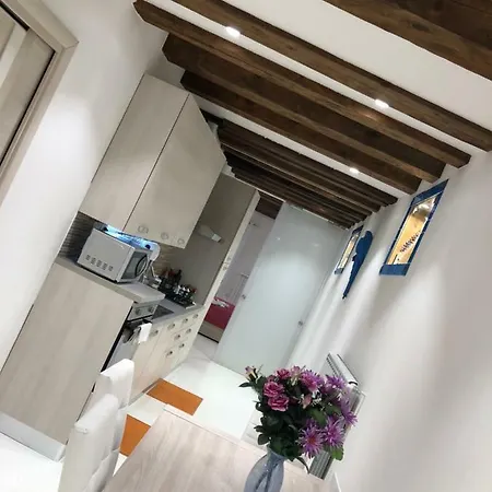Imperial Canal View Apartment